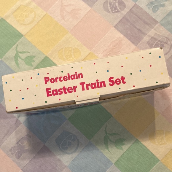 🌸NIB MIDWESTERN Home Products Porcelain Easter Train Set - Picture 3 of 13